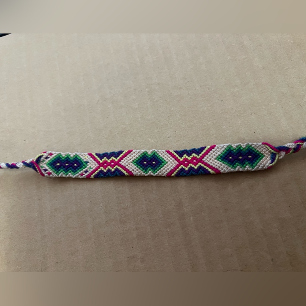 Colorful Thread bracelet - Picture 2 of 2